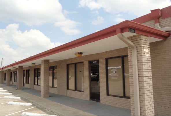Interstate 30 Business Park : 3129-3225 Interstate 30, Mesquite, TX 75150